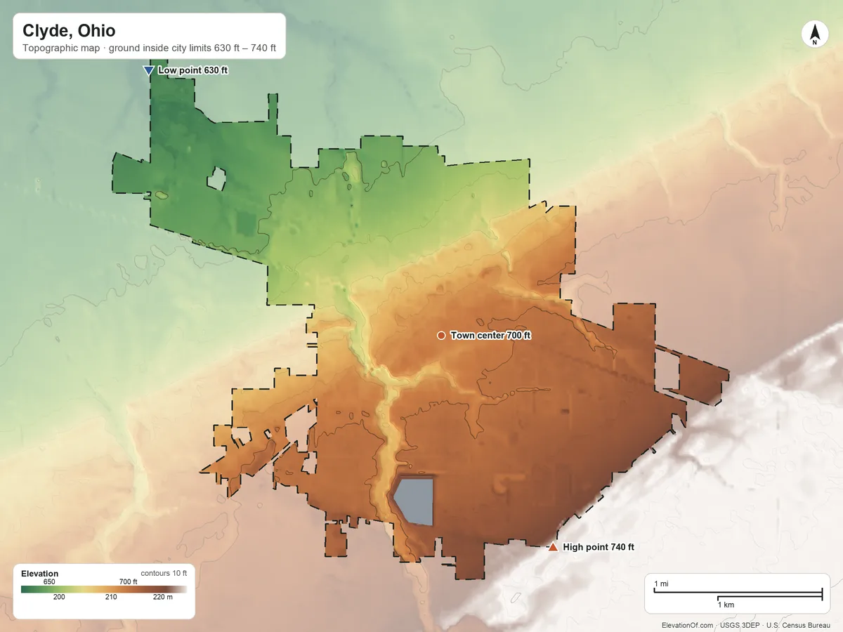Topographic elevation map of Clyde, Ohio, shaded from 630 ft on the northwest side to 740 ft on the southeast side