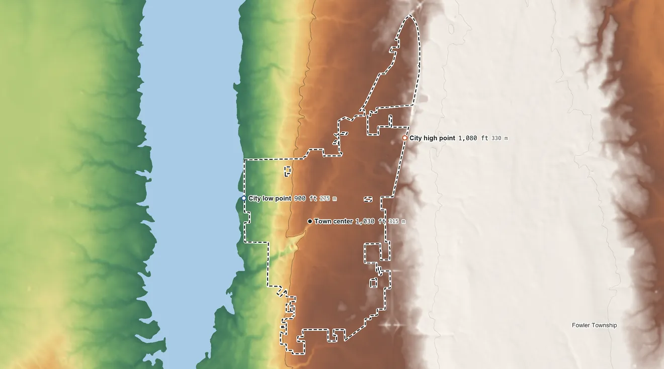 Topographic elevation map of Cortland, Ohio, shaded from 900 ft on the west side to 1,080 ft on the northeast side