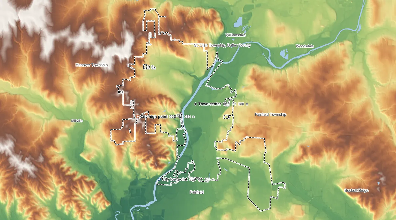 Topographic elevation map of Hamilton, Ohio, shaded from 550 ft on the southwest side to 920 ft on the west side