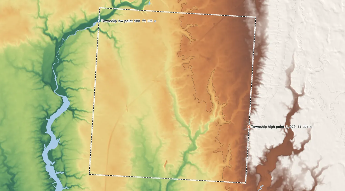 Topographic elevation map of Kingston Township, Ohio, shaded from 900 ft on the northwest side to 1,070 ft on the east side