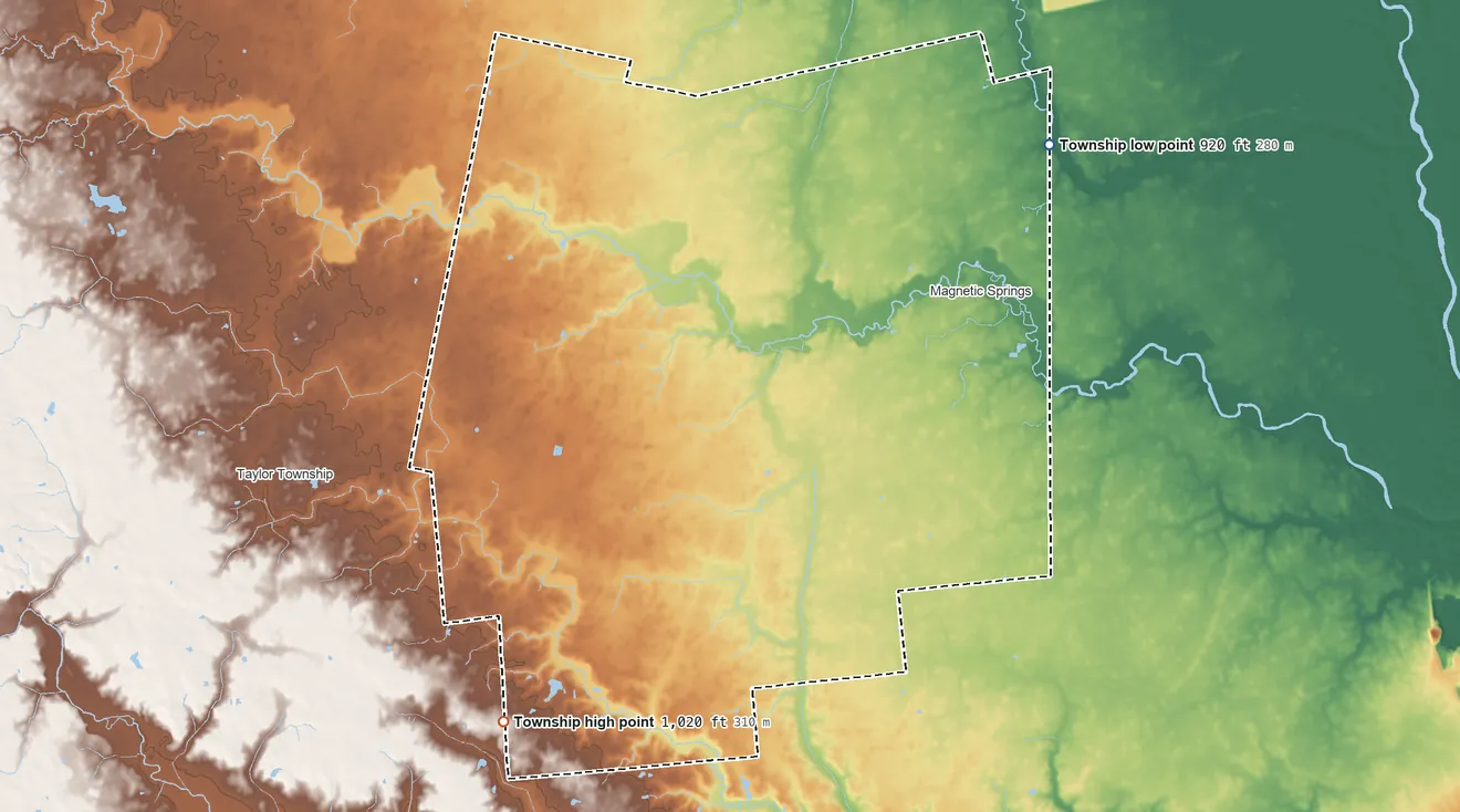 Topographic elevation map of Leesburg Township, Ohio, shaded from 920 ft on the northeast side to 1,020 ft on the southwest side