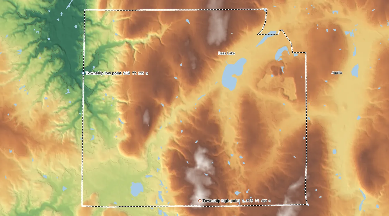 Topographic elevation map of Munson Township, Ohio, shaded from 960 ft on the west side to 1,370 ft on the south side