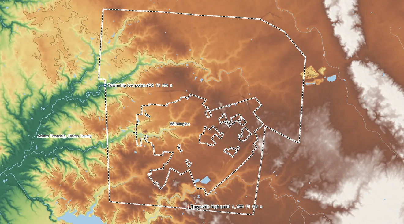 Topographic elevation map of Union Township, Clinton County, Ohio, shaded from 910 ft on the west side to 1,100 ft on the south side