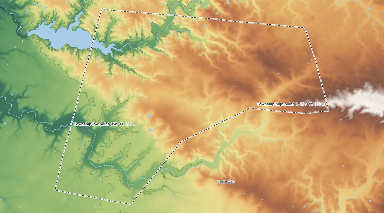 Topographic elevation map of Washington Township, Clinton County, Ohio, shaded from 950 ft on the southwest side to 1,150 ft on the east side