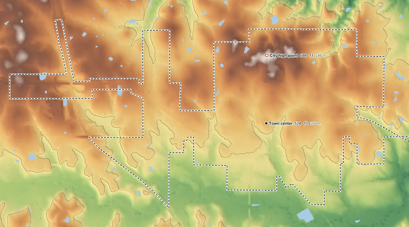 Topographic elevation map of Antlers, Oklahoma, shaded from 440 ft on the east side to 600 ft on the north side