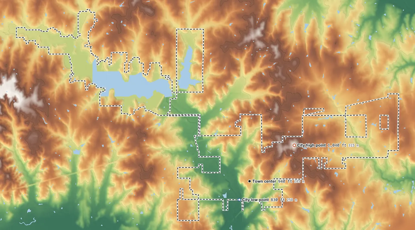 Topographic elevation map of Chandler, Oklahoma, shaded from 830 ft near the middle to 1,040 ft on the northeast side