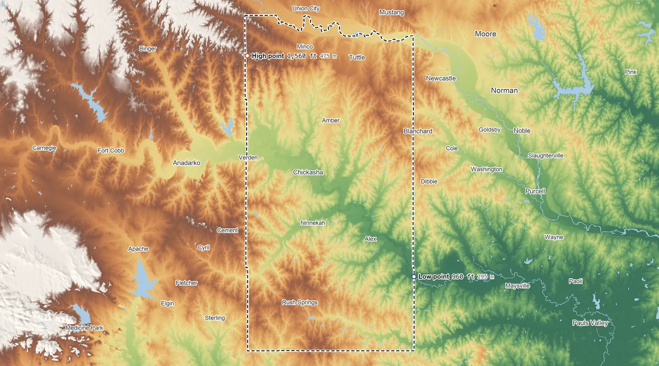 Topographic elevation map of Grady County, Oklahoma, shaded from 960 ft on the southeast side to 1,560 ft on the northwest side