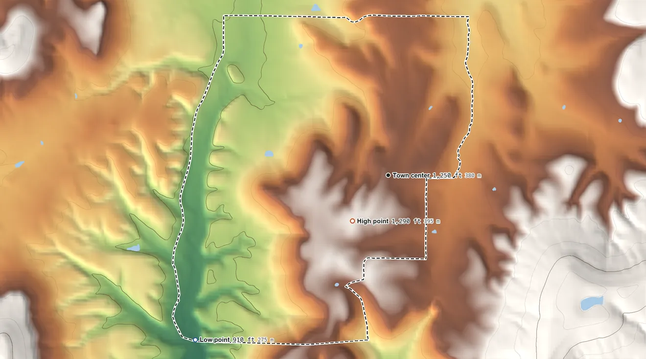 Topographic elevation map of Honey Hill, Oklahoma, shaded from 910 ft on the southwest side to 1,290 ft at the foot of the Brushy Mountains