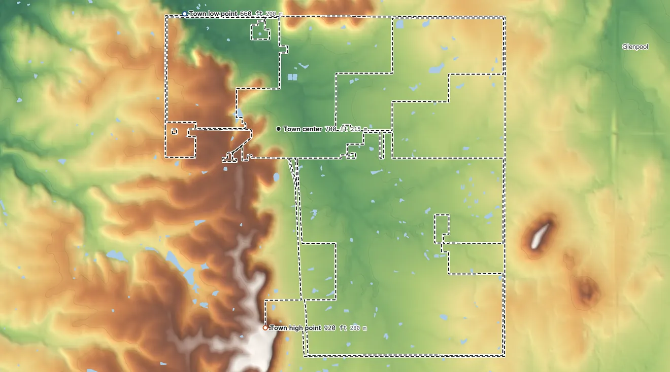 Topographic elevation map of Kiefer, Oklahoma, shaded from 660 ft on the northwest side to 920 ft on the south side