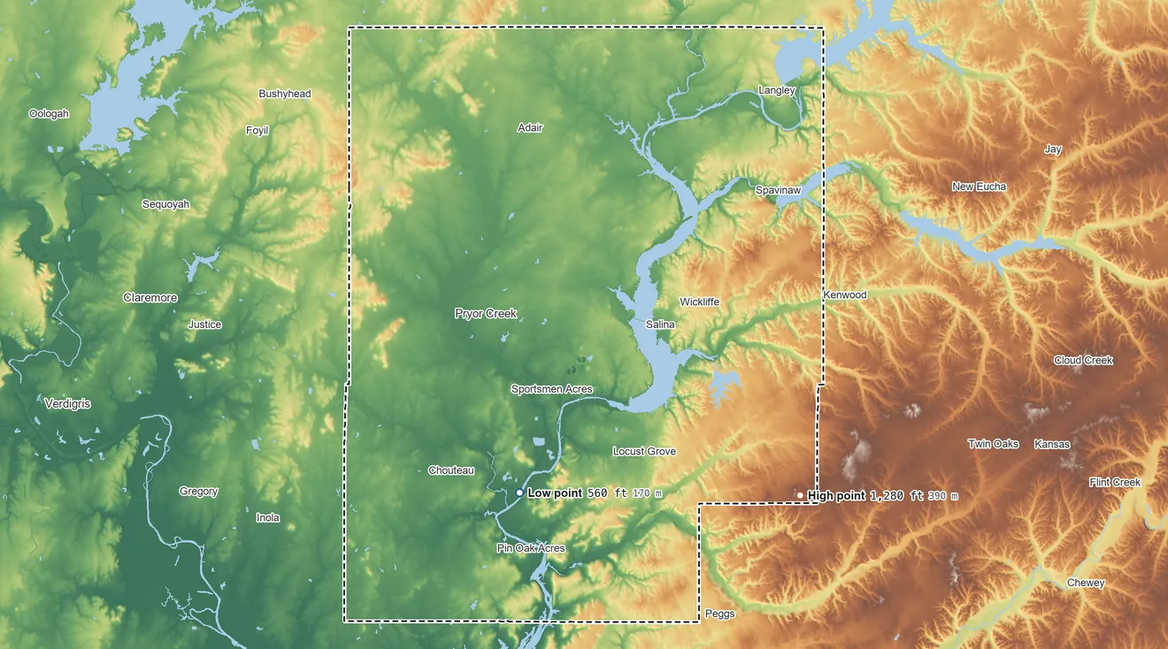 Topographic elevation map of Mayes County, Oklahoma, shaded from 560 ft on the south side to 1,280 ft on the southeast side