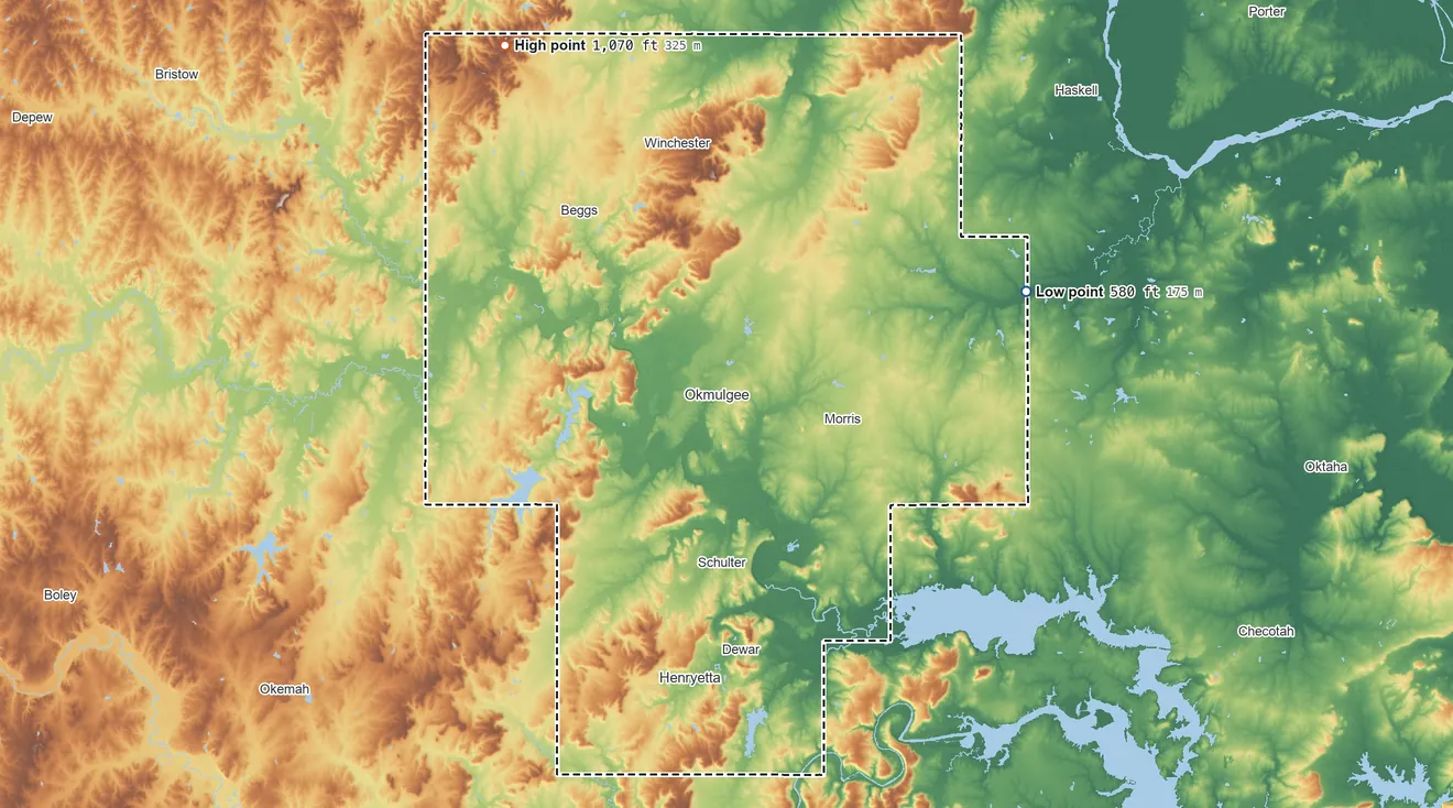 Topographic elevation map of Okmulgee County, Oklahoma, shaded from 580 ft on the east side to 1,070 ft on the northwest side
