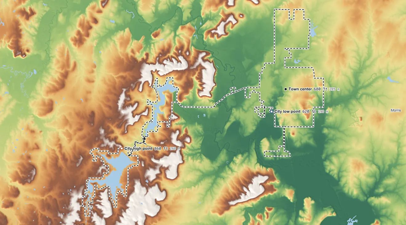 Topographic elevation map of Okmulgee, Oklahoma, shaded from 620 ft near the middle to 860 ft on the west side