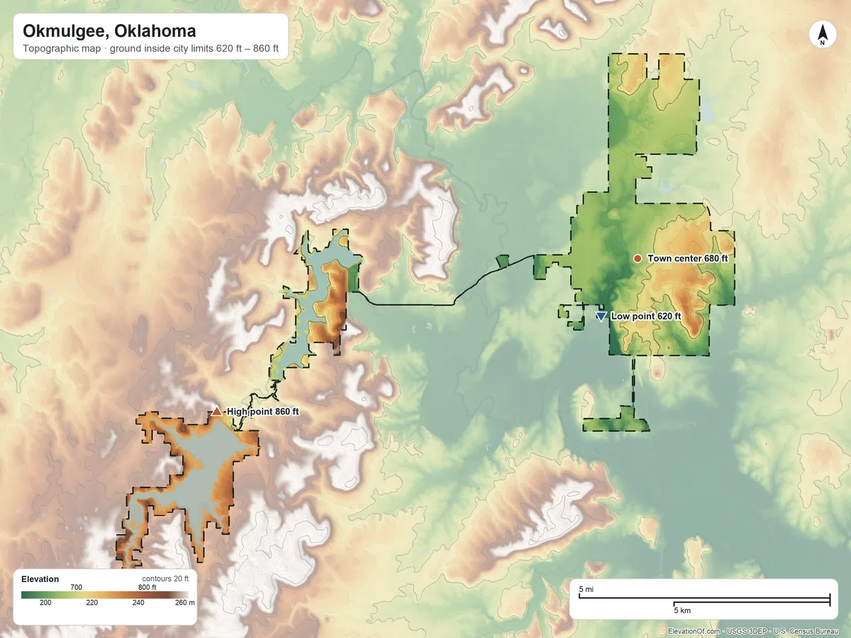 Topographic elevation map of Okmulgee, Oklahoma, shaded from 620 ft near the middle to 860 ft on the west side