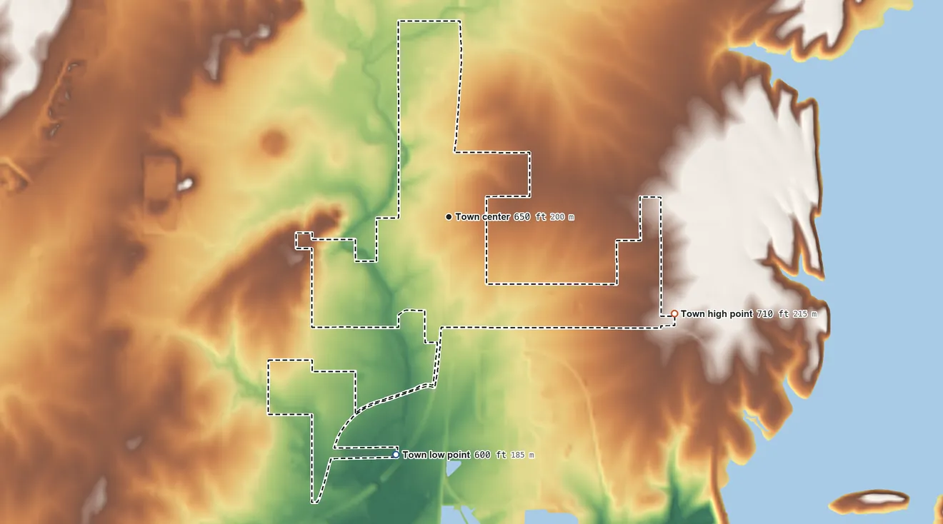 Topographic elevation map of Oologah, Oklahoma, shaded from 600 ft on the south side to 710 ft on the southeast side