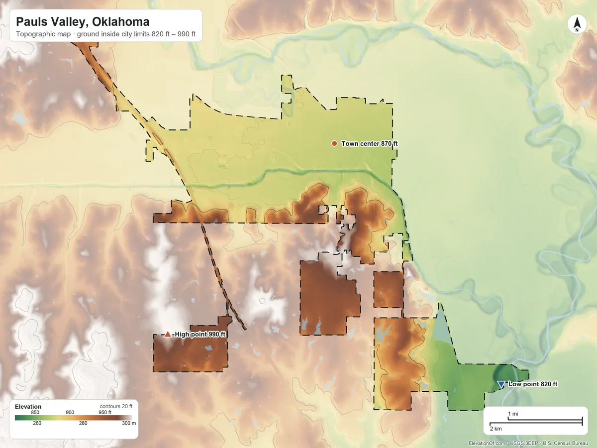 Topographic elevation map of Pauls Valley, Oklahoma, shaded from 820 ft on the southeast side to 990 ft on the southwest side