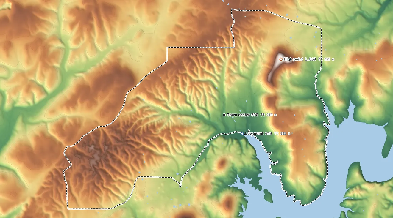 Topographic elevation map of Pettit, Oklahoma, shaded from 640 ft near the middle to 1,060 ft on Short Mountain
