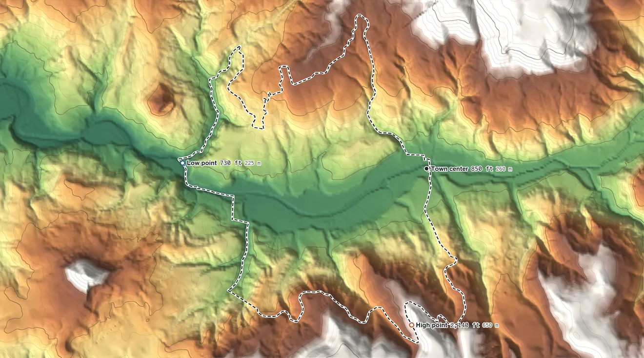 Topographic elevation map of Cascadia, Oregon, shaded from 730 ft on the west side to 2,140 ft on the south edge, below higher ground just outside