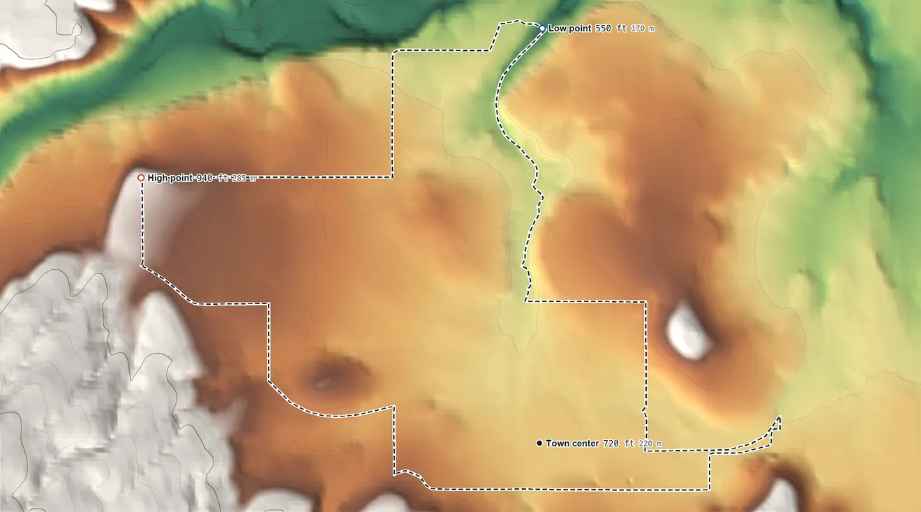 Topographic elevation map of Odell, Oregon, shaded from 550 ft on the north side to 940 ft on the northwest edge, below higher ground just outside