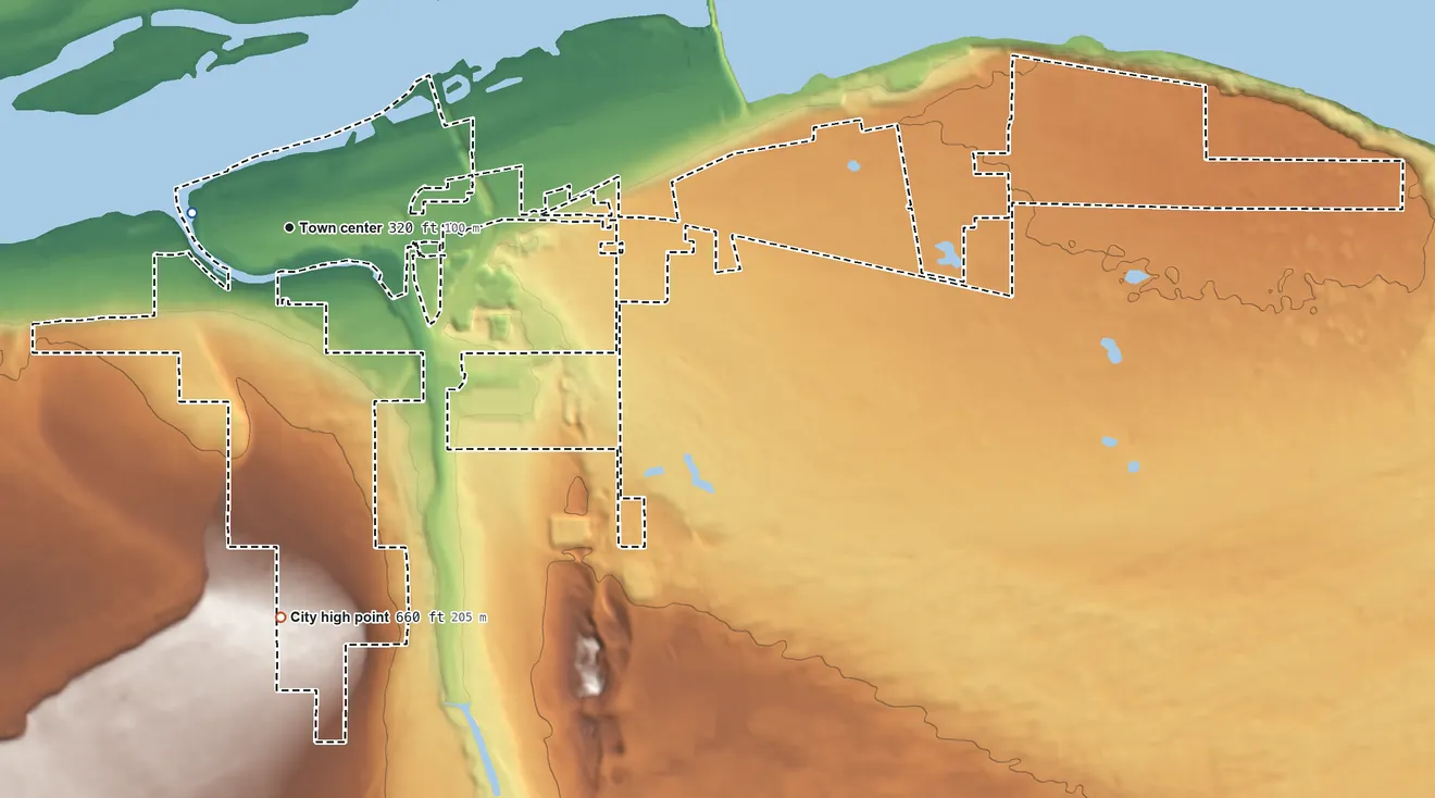 Topographic elevation map of Umatilla, Oregon, shaded from 270 ft near the middle to 660 ft on the south side