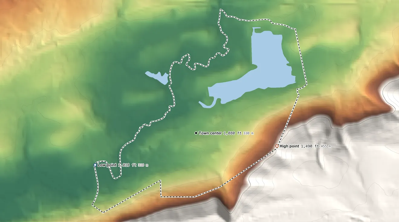 Topographic elevation map of Beech Mountain Lakes, Pennsylvania, shaded from 1,010 ft on the west side to 1,490 ft on the east edge, below higher ground just outside