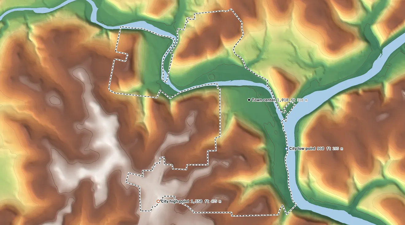 Topographic elevation map of Franklin, Pennsylvania, shaded from 960 ft on the southeast side to 1,550 ft on the southwest side