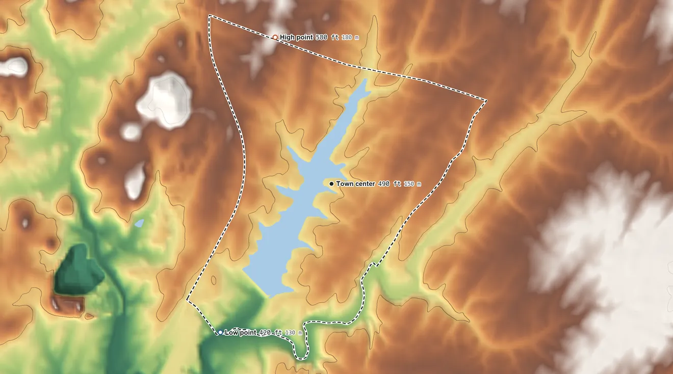 Topographic elevation map of Lake Heritage, Pennsylvania, shaded from 420 ft on the southwest side to 580 ft on the north side