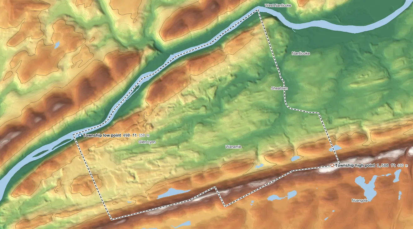 Topographic elevation map of Newport Township, Pennsylvania, shaded from 490 ft on the west side to 1,580 ft on the east side