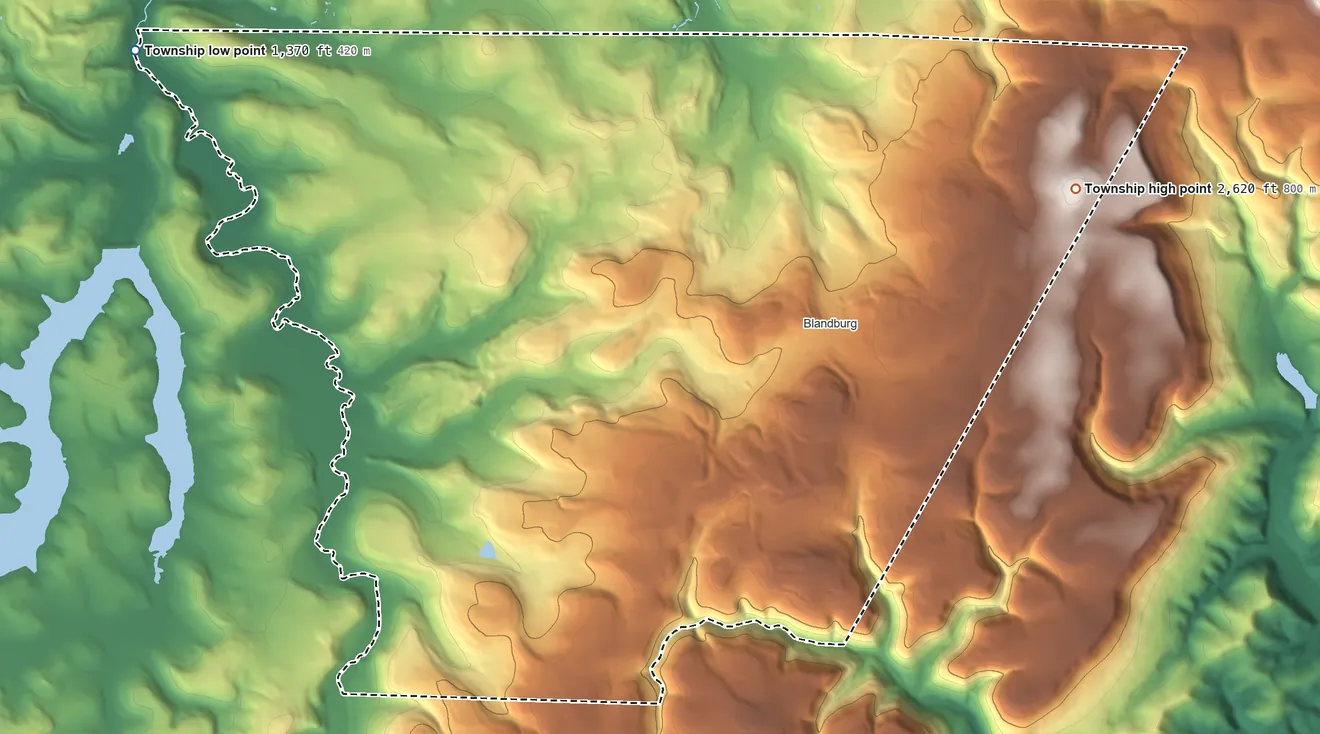 Topographic elevation map of Reade Township, Pennsylvania, shaded from 1,370 ft on the northwest side to 2,625 ft on Lost Mountain