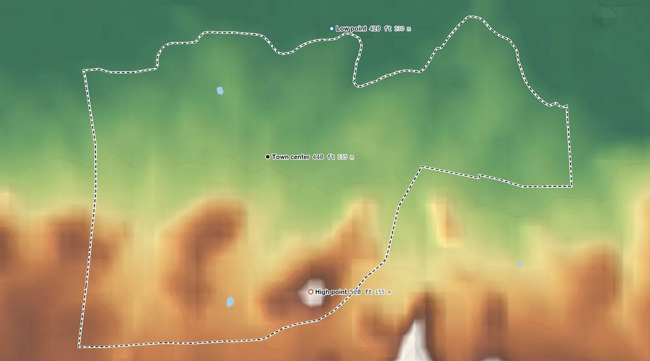 Topographic elevation map of Mora, Puerto Rico, shaded from 420 ft on the northeast side to 520 ft on the south side
