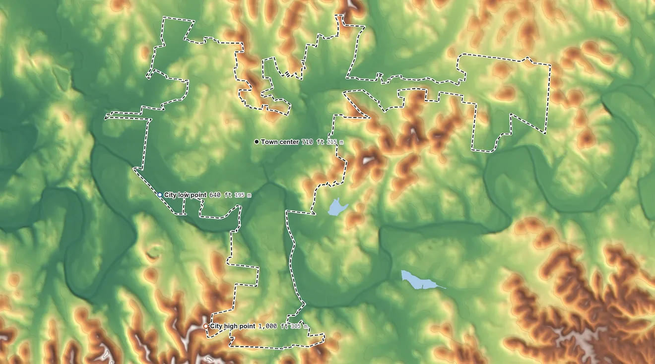 Topographic elevation map of Fayetteville, Tennessee, shaded from 640 ft on the southwest side to 1,000 ft on the south side