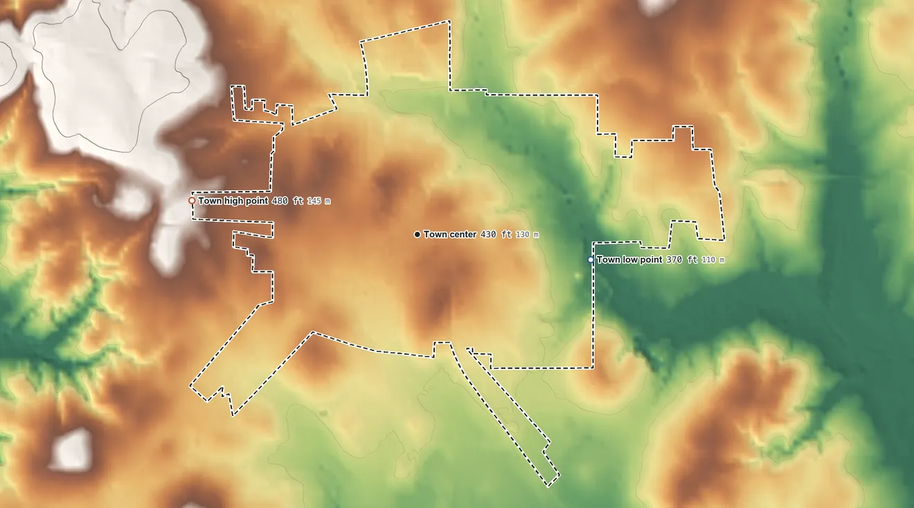Topographic elevation map of Alto, Texas, shaded from 370 ft on the east side to 480 ft on the west side