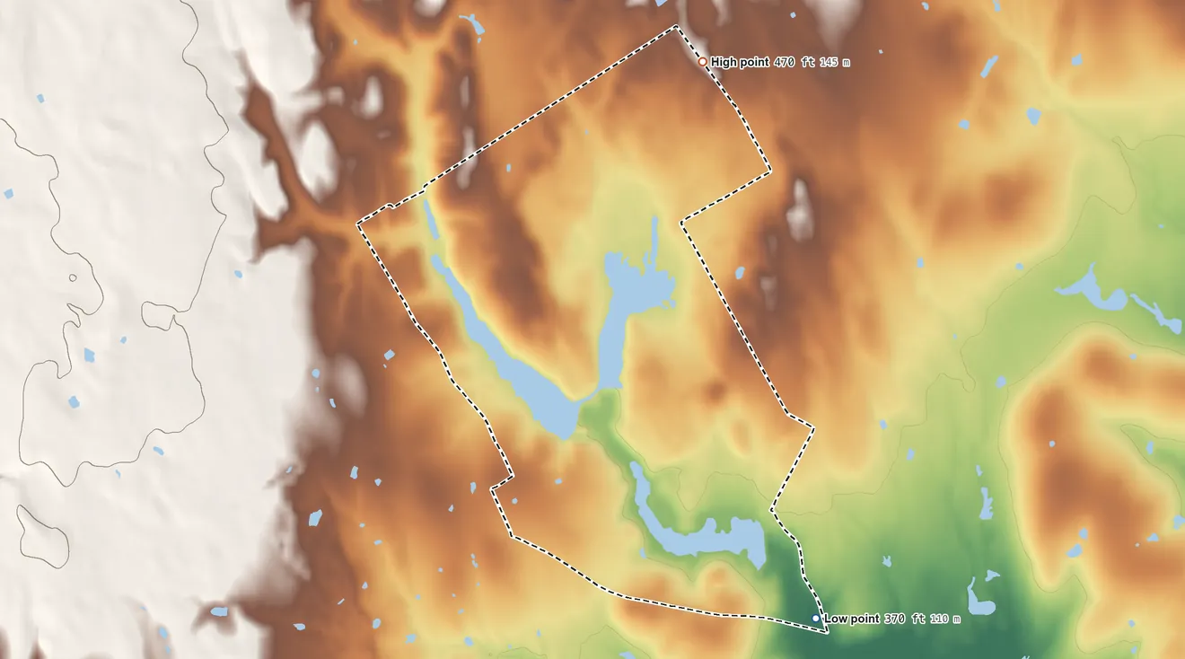 Topographic elevation map of Cade Lakes, Texas, shaded from 370 ft on the southeast side to 470 ft on the north side