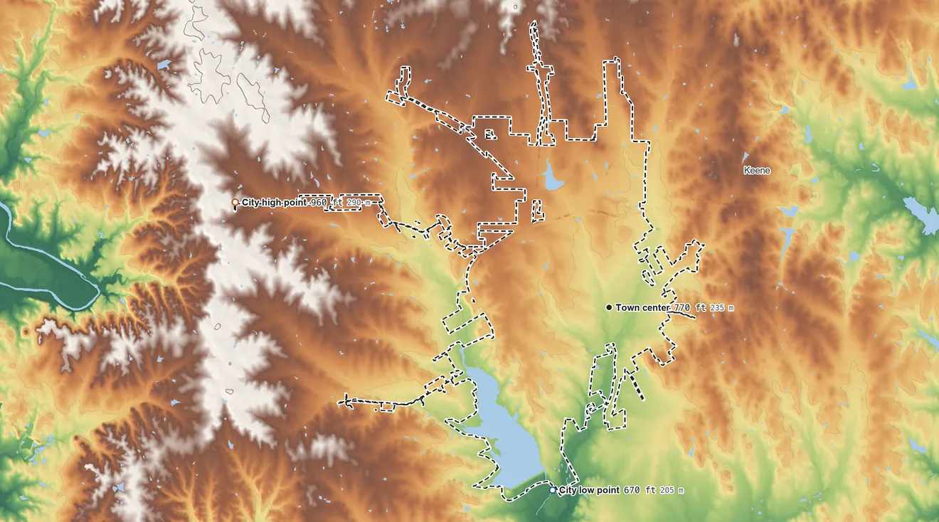 Topographic elevation map of Cleburne, Texas, shaded from 670 ft on the south side to 960 ft on the west side
