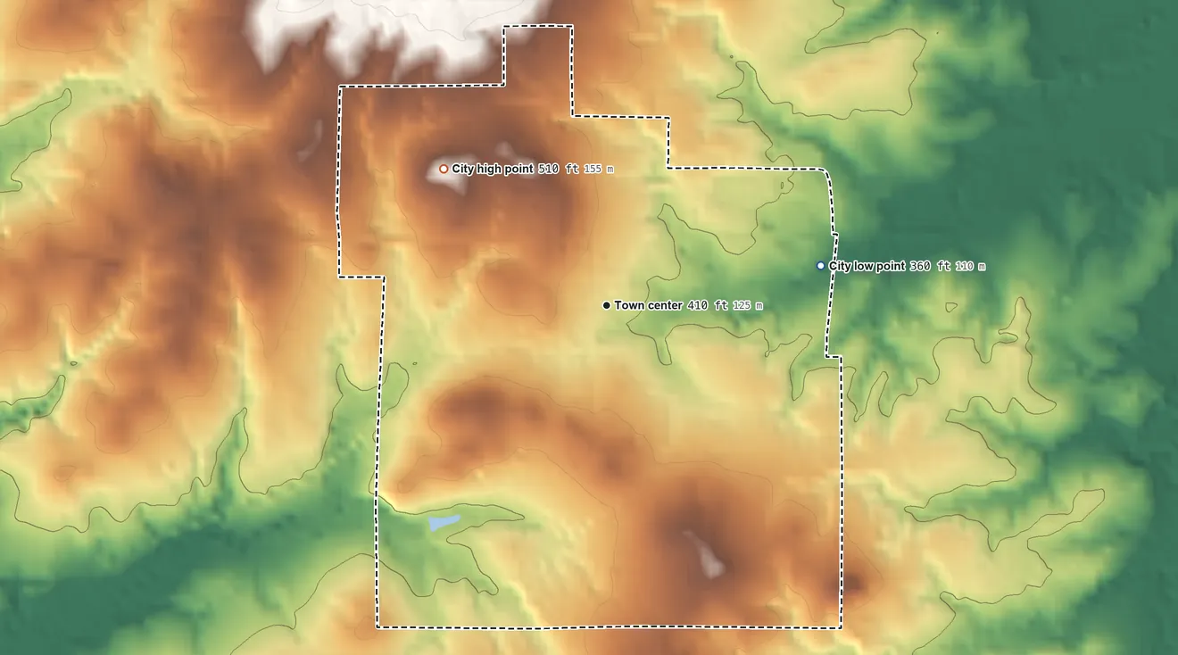 Topographic elevation map of Cushing, Texas, shaded from 360 ft on the east side to 510 ft on the northwest side