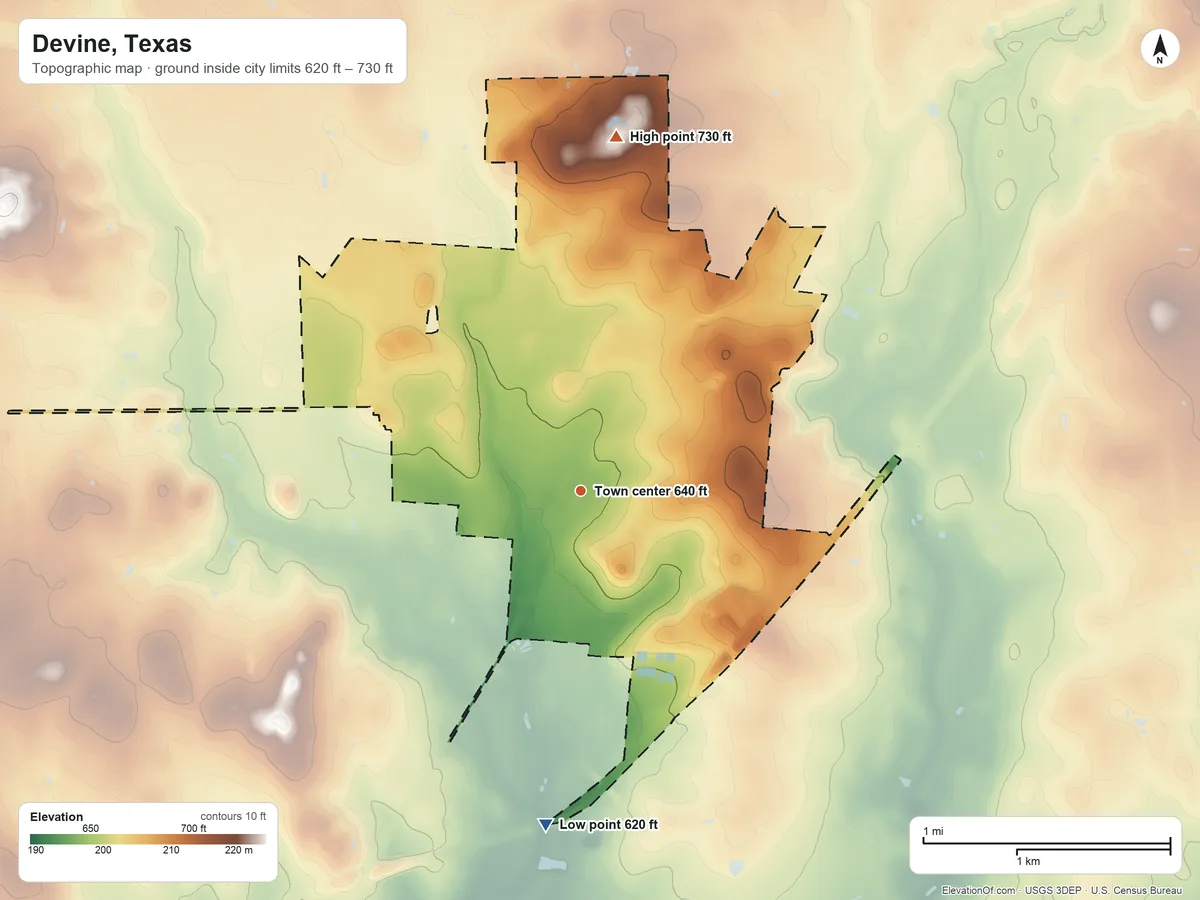 Topographic elevation map of Devine, Texas, shaded from 620 ft on the south side to 730 ft on the north side