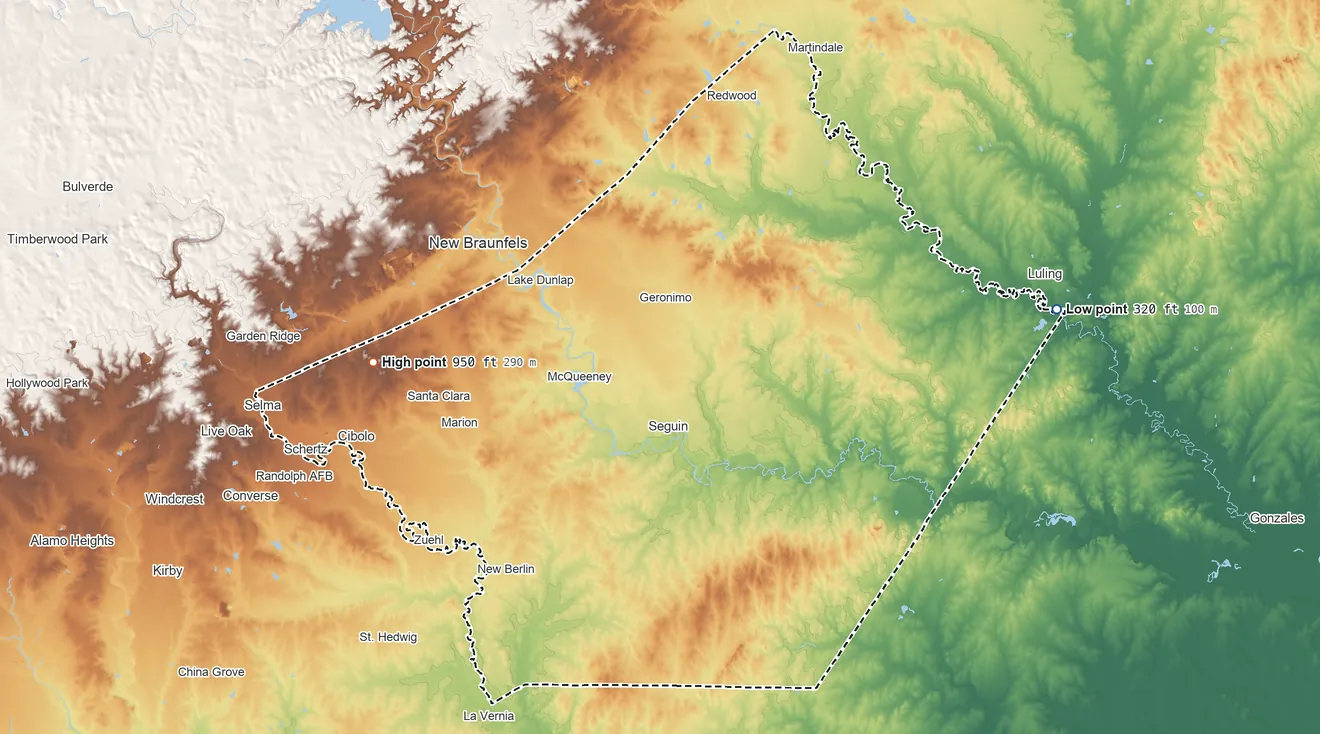 Topographic elevation map of Guadalupe County, Texas, shaded from 320 ft on the east side to 950 ft on the west side