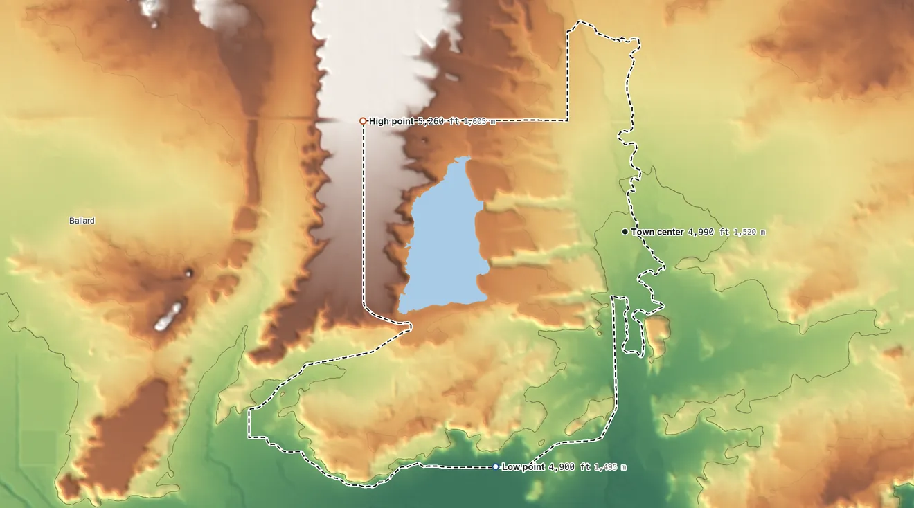 Topographic elevation map of Fort Duchesne, Utah, shaded from 4,900 ft on the southwest side to 5,260 ft on the northwest side