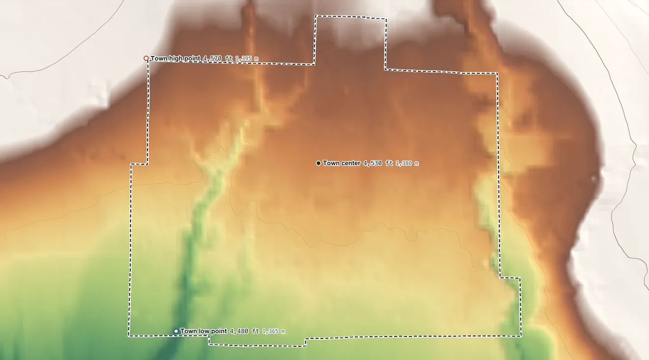 Topographic elevation map of Newton, Utah, shaded from 4,480 ft on the southwest side to 4,570 ft on the northwest edge, below higher ground just outside
