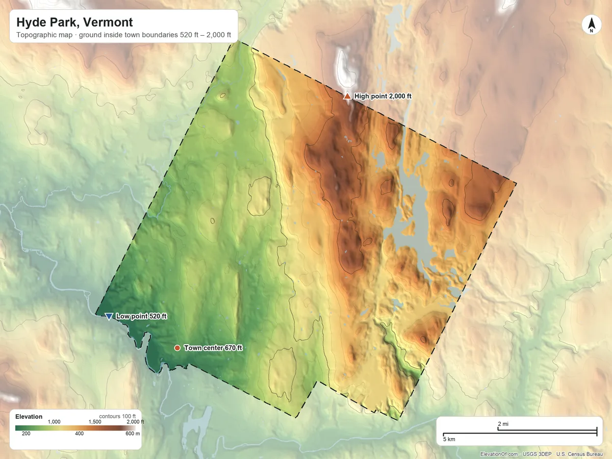 Topographic elevation map of Hyde Park, Vermont, shaded from 520 ft on the northwest side to 2,000 ft on the northeast side