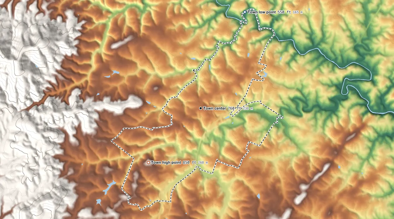 Topographic elevation map of Amherst, Virginia, shaded from 550 ft on the northeast side to 850 ft on the southwest edge, below higher ground just outside