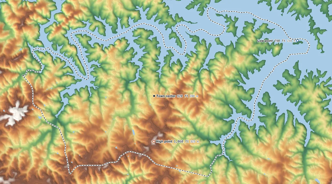 Topographic elevation map of Union Hall, Virginia, shaded from 790 ft on the east side to 1,060 ft on the south side