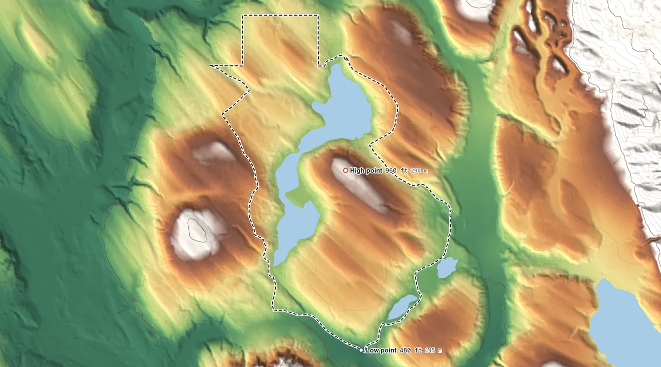 Topographic elevation map of Lake Roesiger, Washington, shaded from 480 ft on the south side to 960 ft near the middle