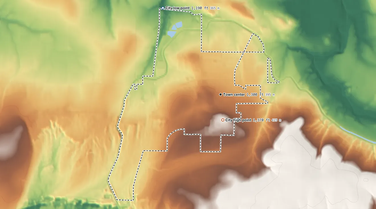 Topographic elevation map of Warden, Washington, shaded from 1,190 ft on the northwest side to 1,370 ft on the south side