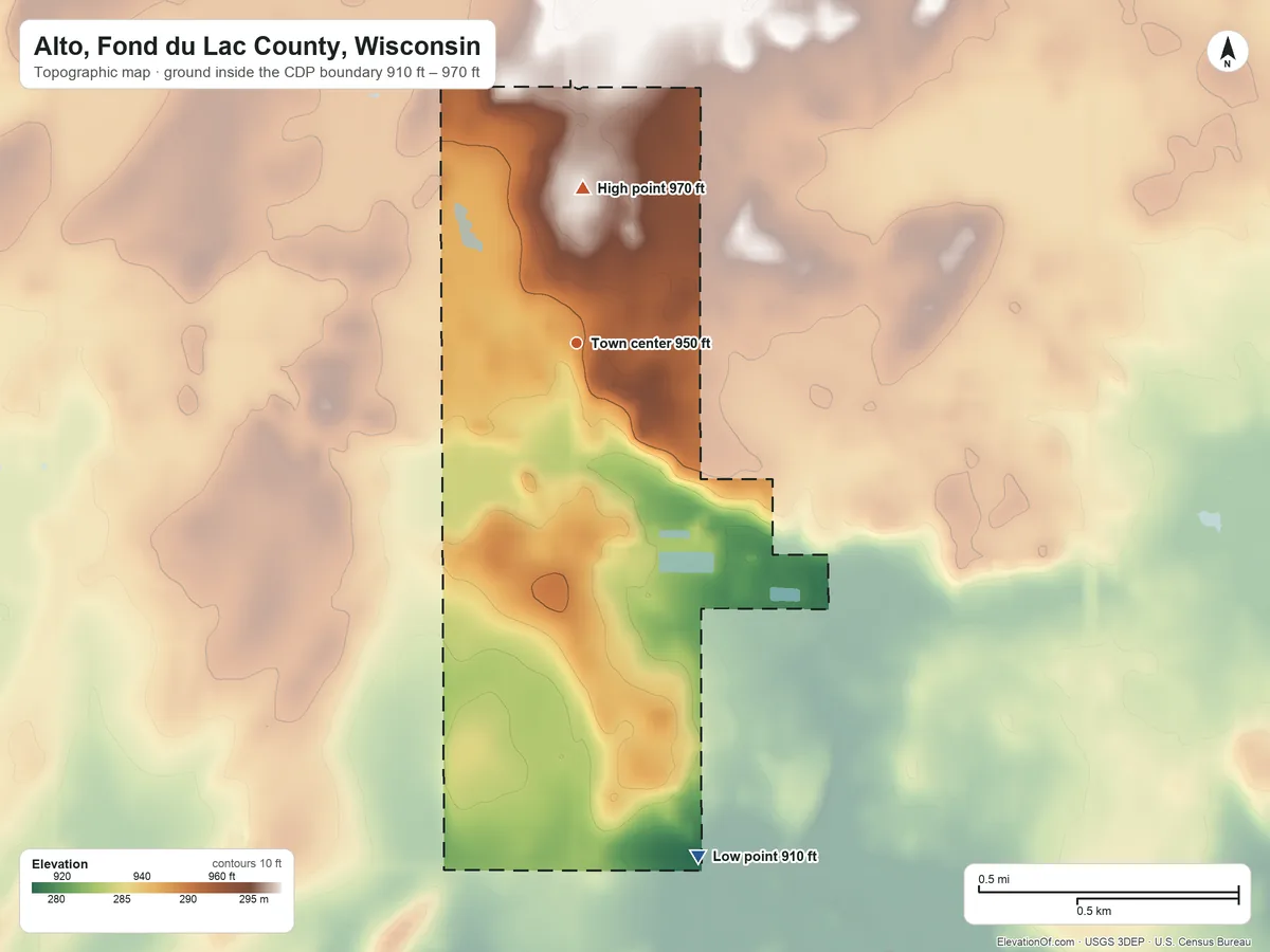 Topographic elevation map of Alto, Fond du Lac County, Wisconsin, shaded from 910 ft on the south side to 970 ft on the north side