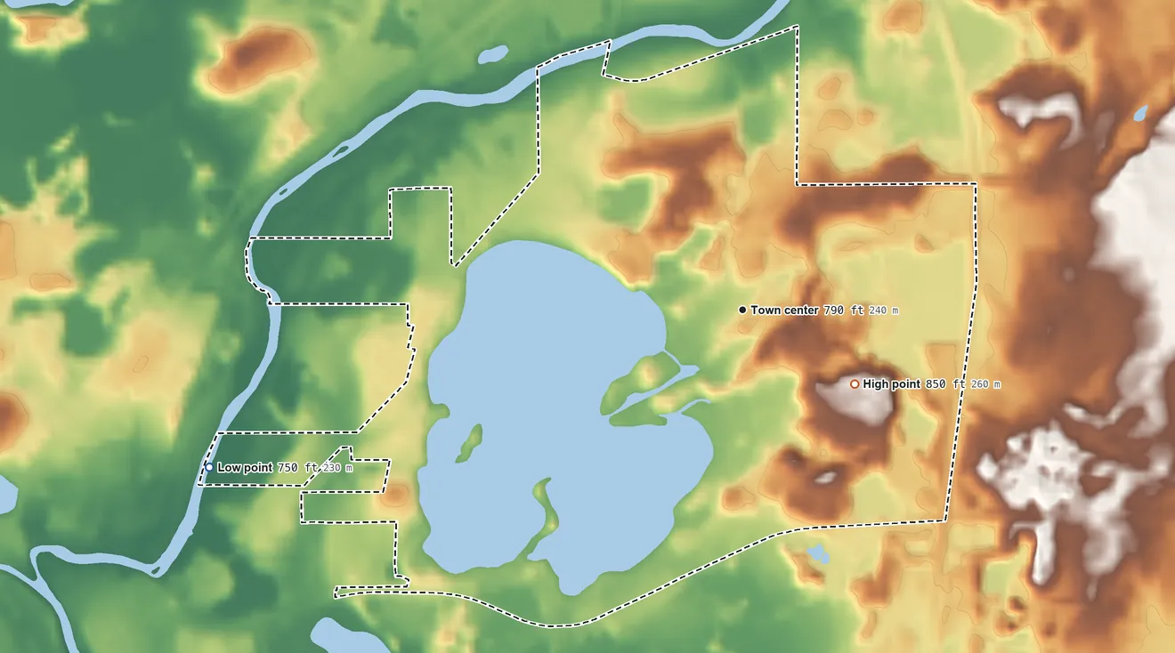 Topographic elevation map of Browns Lake, Wisconsin, shaded from 750 ft on the west side to 850 ft on the southeast side
