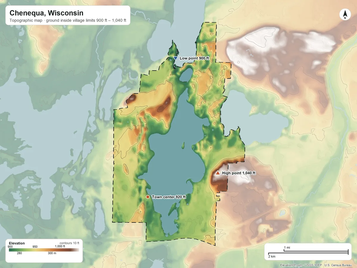 Topographic elevation map of Chenequa, Wisconsin, shaded from 900 ft on the north side to 1,040 ft on the east side