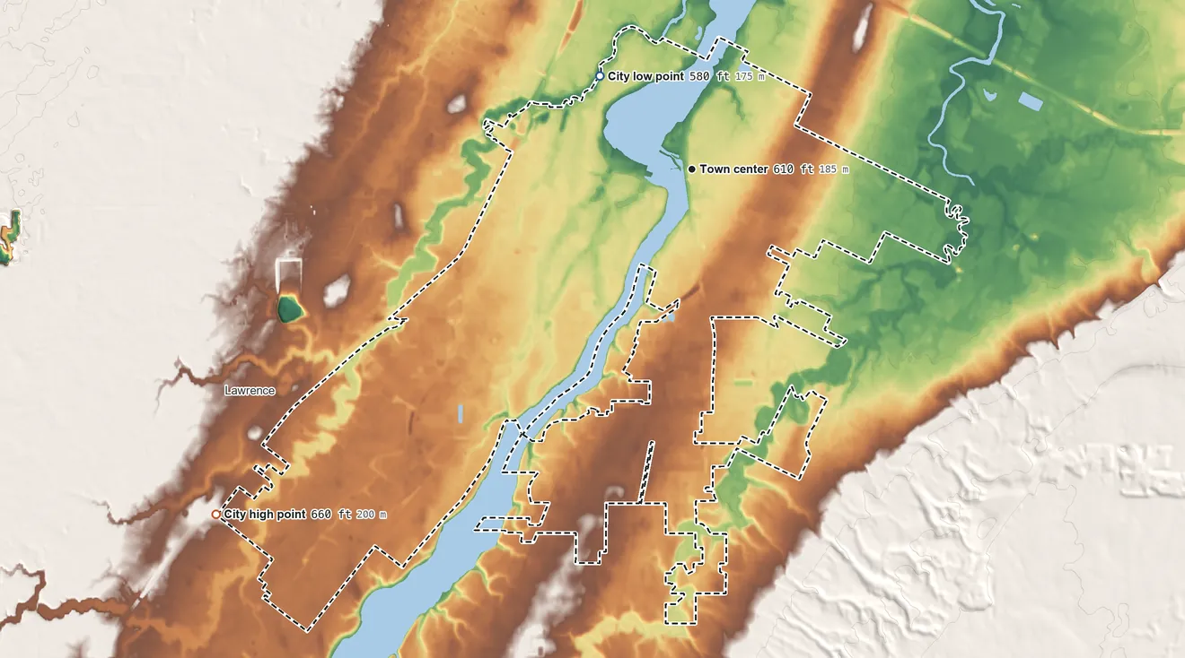 Topographic elevation map of De Pere, Wisconsin, shaded from 580 ft on the northwest side to 660 ft on the southwest side