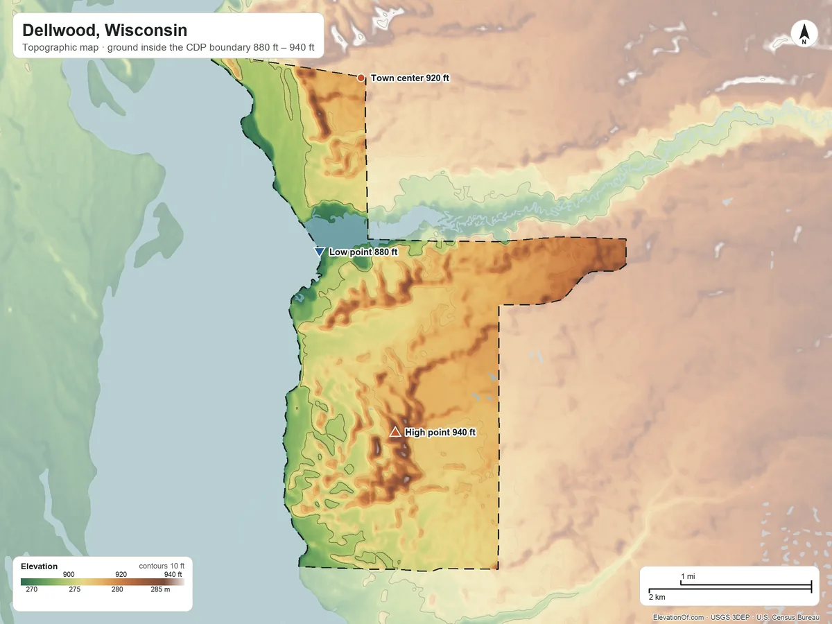 Topographic elevation map of Dellwood, Wisconsin, shaded from 880 ft on the south side to 940 ft on the south side