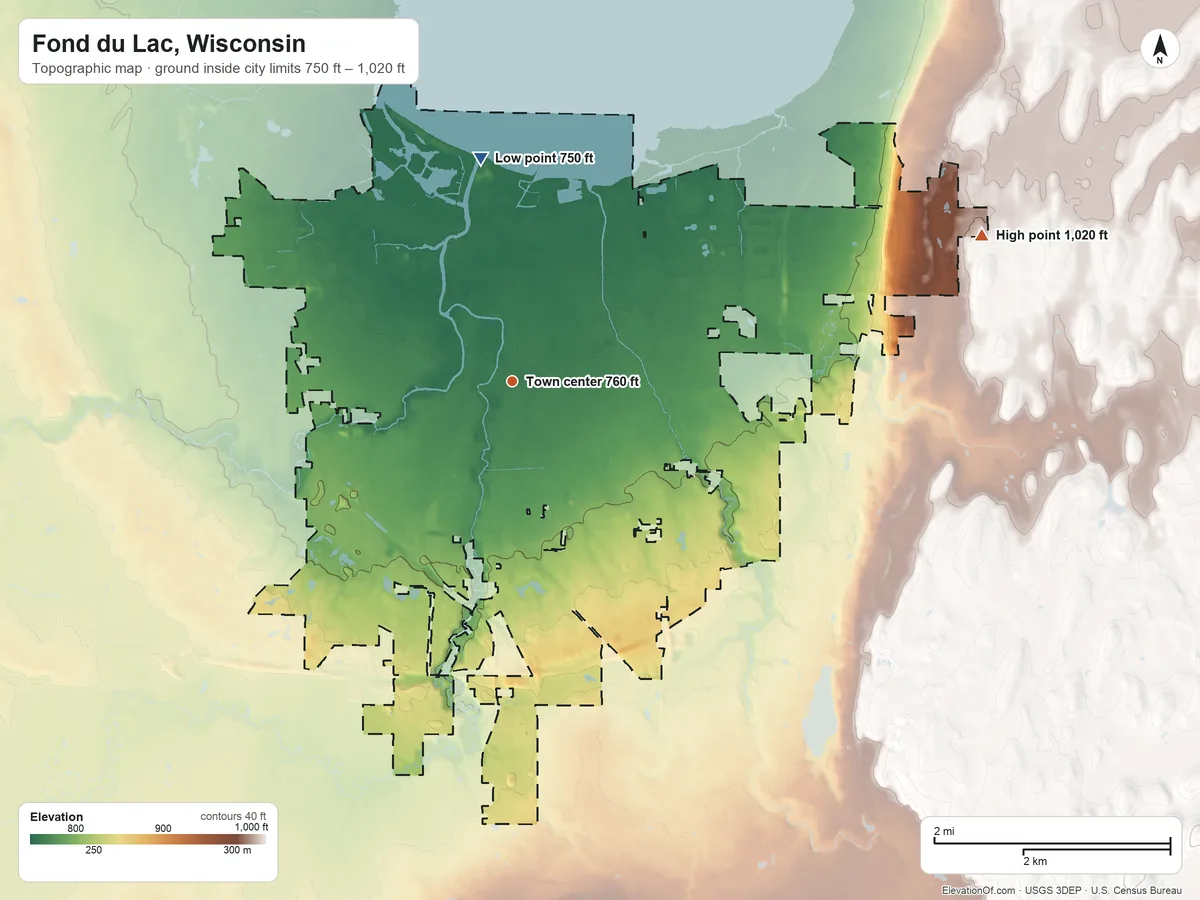 Topographic elevation map of Fond du Lac, Wisconsin, shaded from 750 ft on the north side to 1,020 ft on the east side