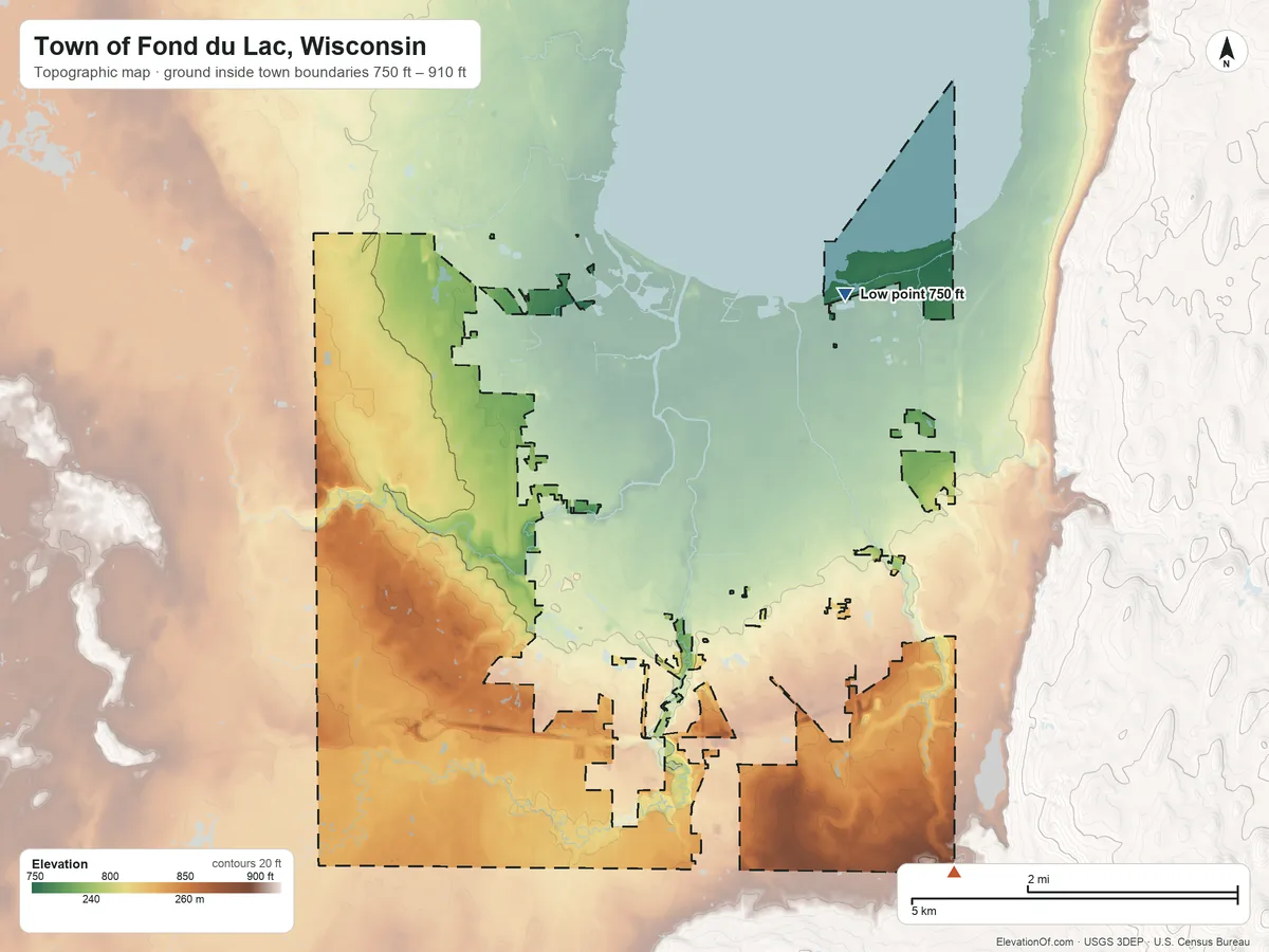 Topographic elevation map of Town of Fond du Lac, Wisconsin, shaded from 750 ft on the northeast side to 910 ft on the southeast side